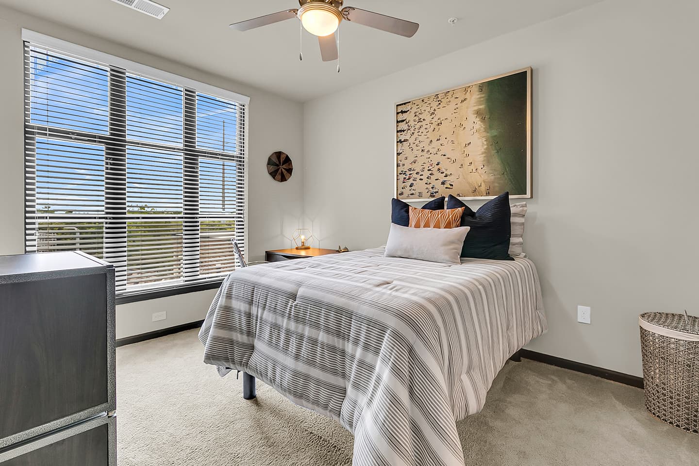 Bedroom-930-NoMo