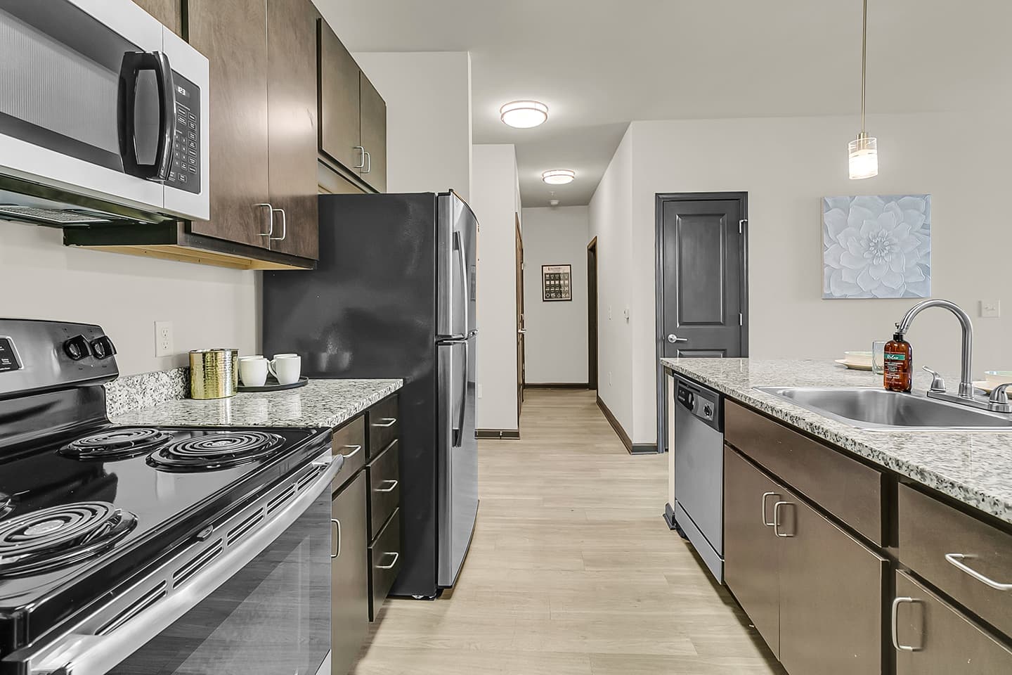 Kitchen-05-930-NoMo