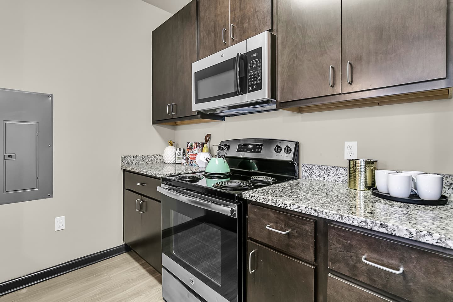 Kitchen-06-930-NoMo