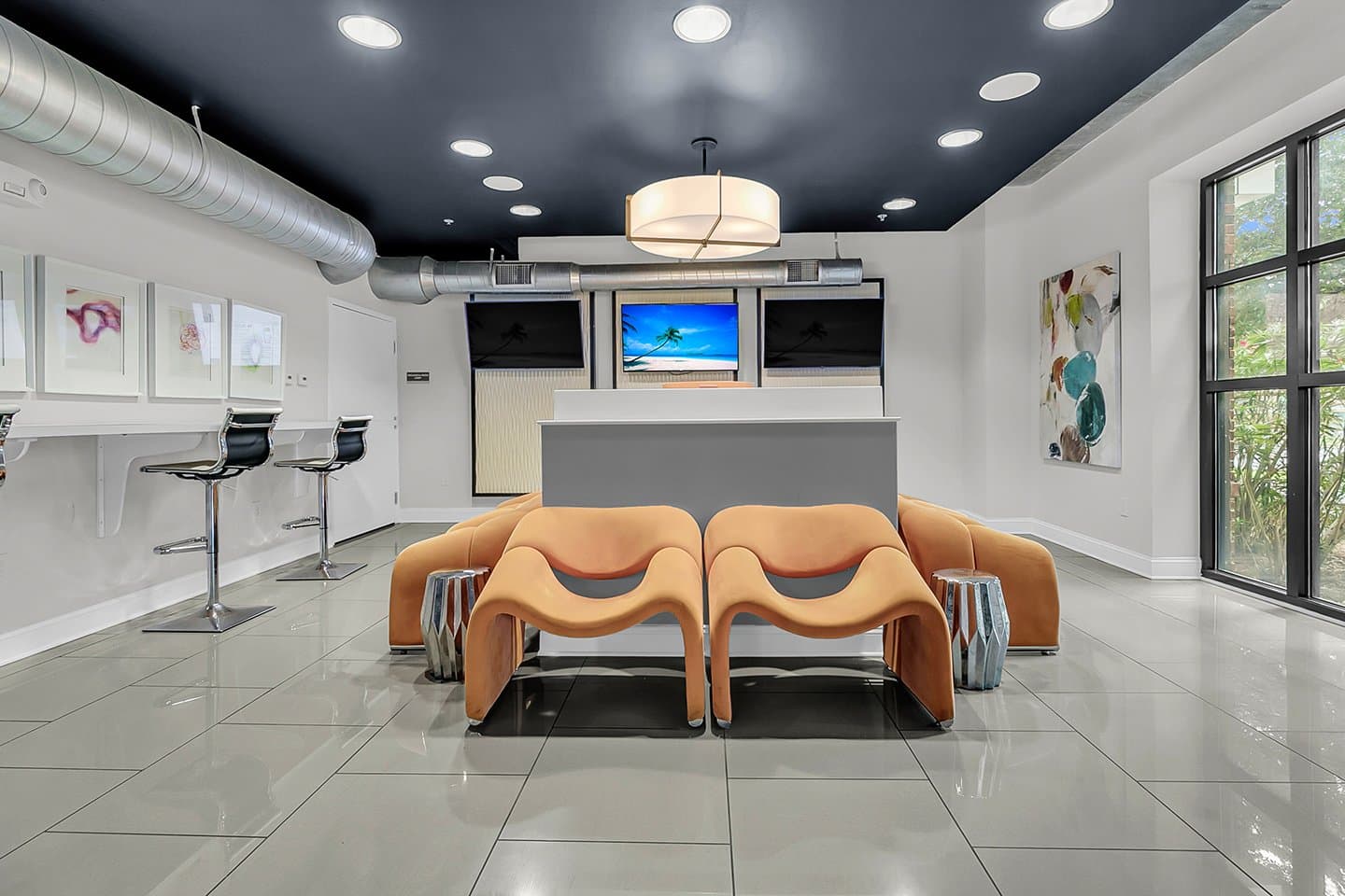 Lobby-01-930-NoMo